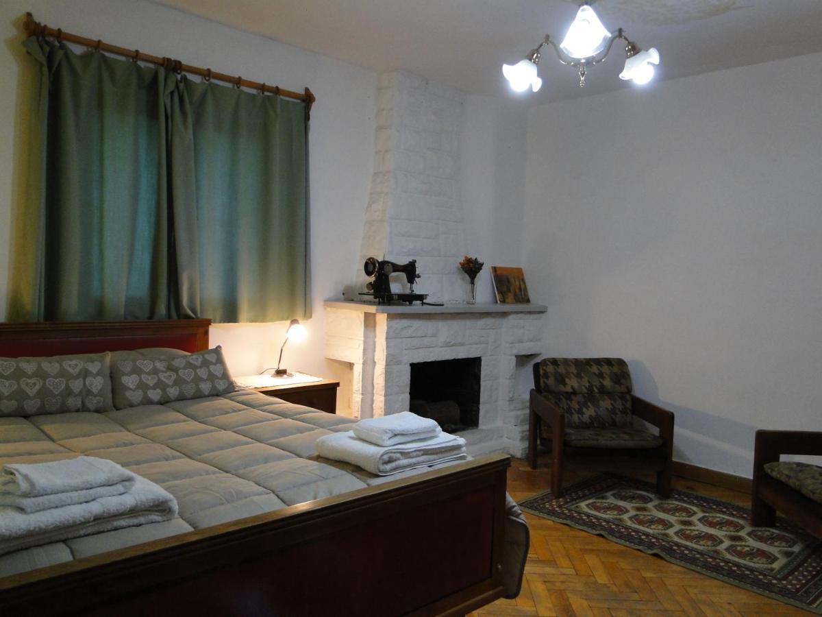 Hospedaje Amilcar Esquel Buitenkant foto